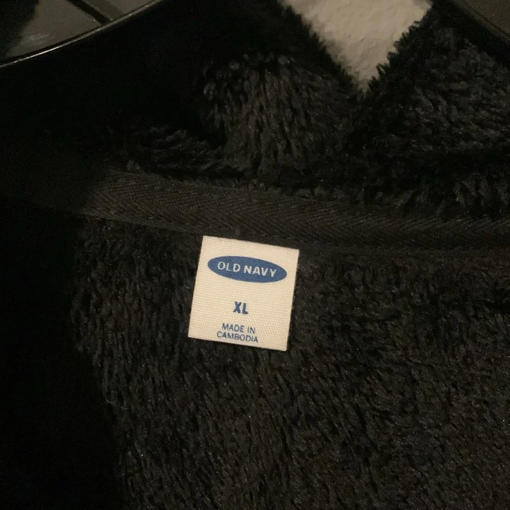 Old Navy Cozy Faux-Fur Sherpa 1/2-Zip Hoodie - Picture 7 of 10